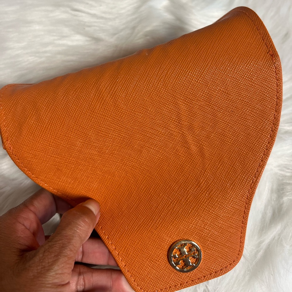 Tory Burch sunglasses case - Picture 4 of 4